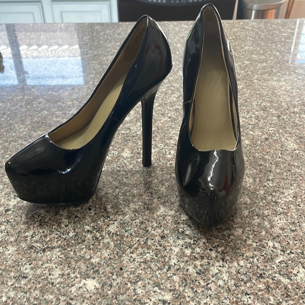 Chinese Laundry black patent leather perfect ten high heels size 6.